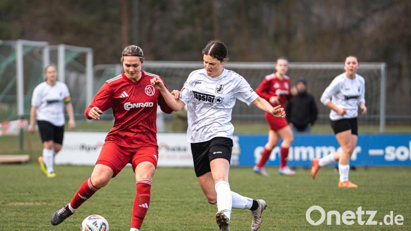 Der Treffer von Susanne Stich (links) reichte den Bayernliga-Fußballerinnen des TSV Theuern zum Sieg gegen Schwaben Augsburg. Bild: Hannah Dirscherl