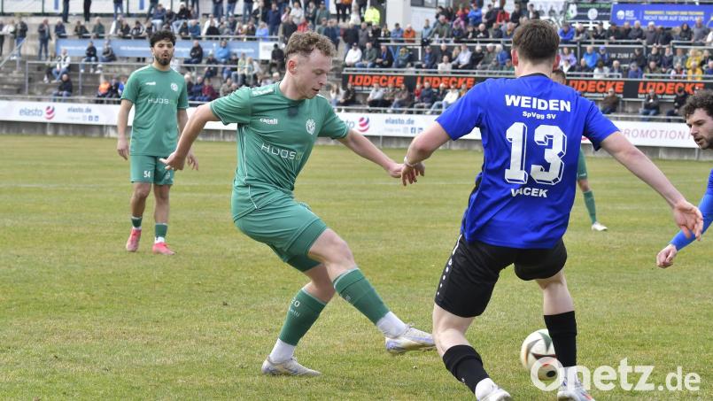 Leon Kipry (links) bleibt der DJK Gebenbach treu. Archivbild: Hubert Ziegler