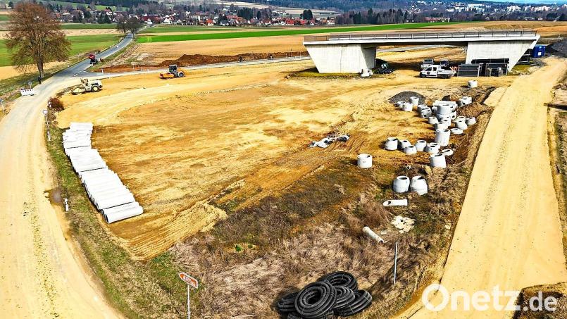 Über diese Brücke führt in Zukunft die Verbindung nach Leutendorf. Bild: Wolfgang Erhart