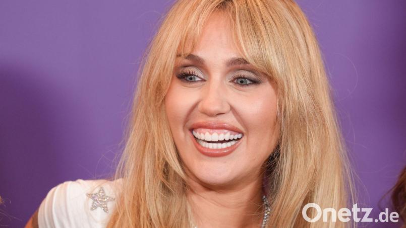 Miley Cyrus bei der Premiere von „Hannah Montana 20th Anniversary Special“ in Los Angeles. Bild: Chris Pizzello/Invision/AP/dpa