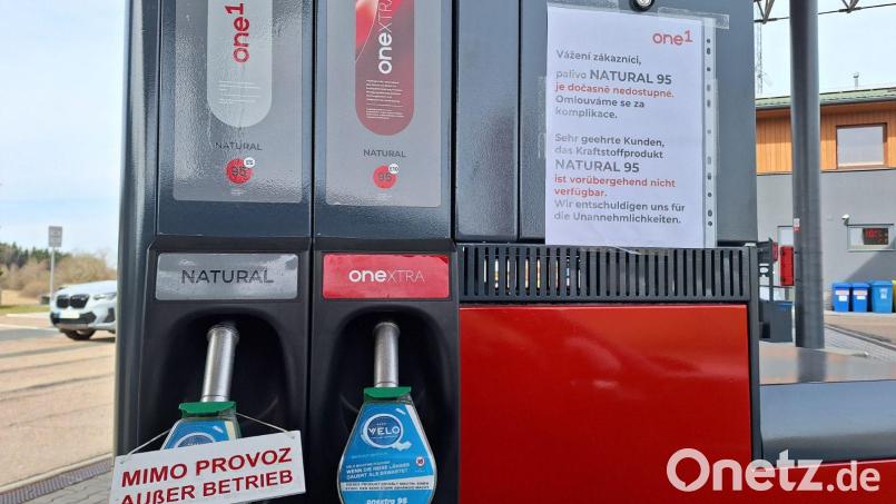 Ausverkauft. In Pavlův Studenec bei Bärnau war am Dienstagmittag das Normalbenzin aus. Bild: bec