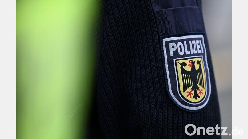 Die Bundespolizei wurde bei einer Kontrolle auf das Fahrzeug aufmerksam. (Symbolbild) Bild: Katharina Kausche/dpa