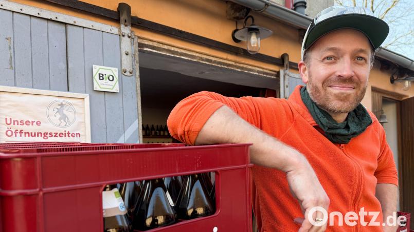 William Kite kommt aus Kanada, studierte Deutsch und Brautechnologie, zieht vier Kinder groß und arbeitet in der Brauerei in Irchenrieth und deren Weidener Wirtshaus. Bild: Gabi Schönberger