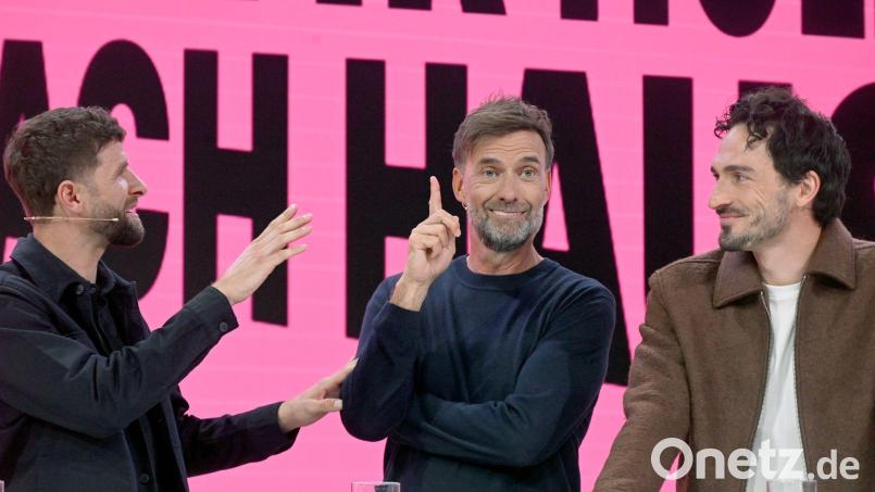 Illustre Telekom-Experten für die WM: Thomas Müller (l), Jürgen Klopp (M) und Mats Hummels. Bild: Felix Hörhager/dpa