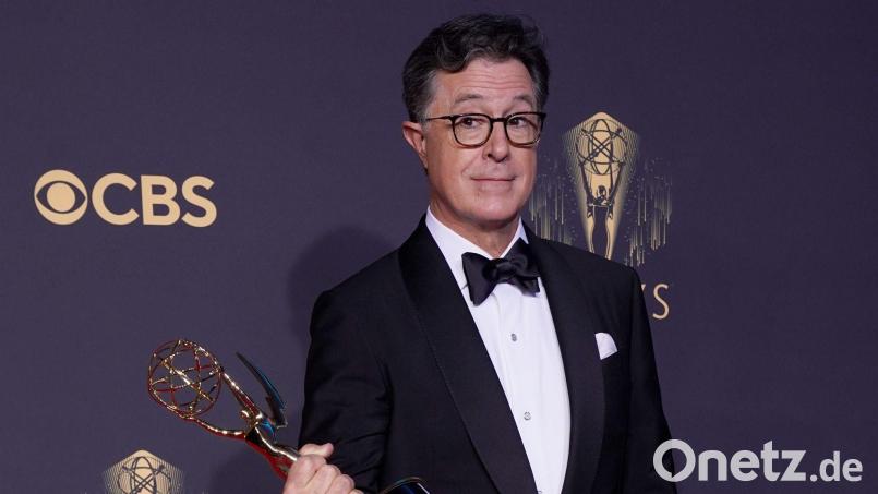 Zwei Monate vor seiner letzten Late-Night-Show hat US-Satiriker Stephen Colbert (61) seine Mitarbeit am Drehbuch für einen neuen „Herr der Ringe“-Film angekündigt. (Archivbild) Bild: Chris Pizzello/Invision via AP/dpa