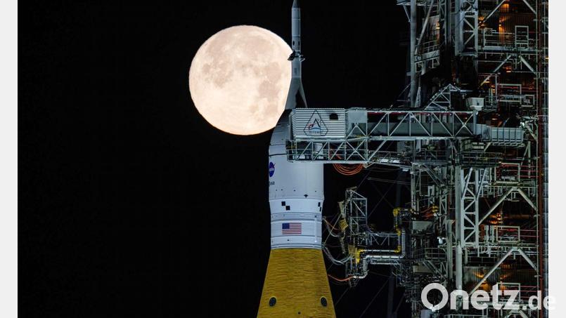Mit der Mission „Artemis 2“ sollen vier Astronauten bald in Richtung Mond fliegen. (Archivbild) Bild: Sam Lott/NASA via AP/dpa