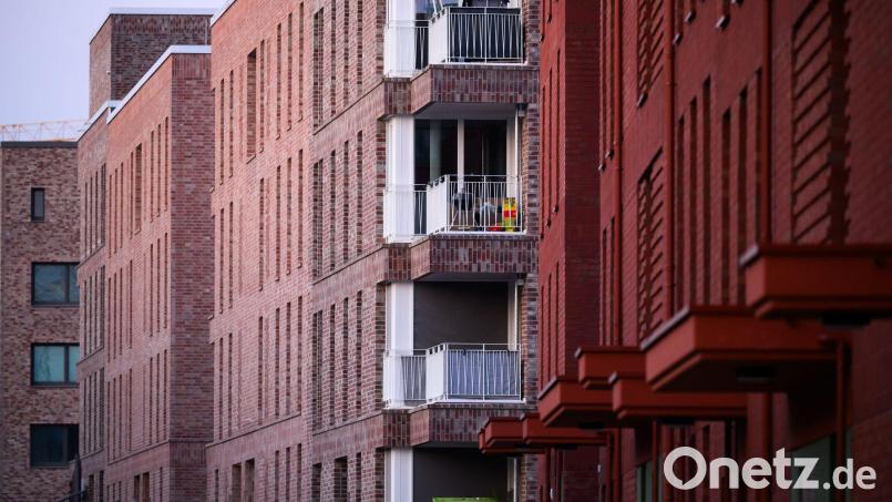 Wohneigentum in Deutschland bleibt teuer. (Symbolbild) Bild: Julian Stratenschulte/dpa