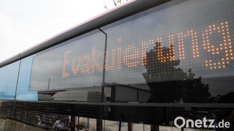 Von der Evakuierung sind unter anderem ein Hotel und eine Tankstelle betroffen. (Symbolbild) Bild: Daniel Karmann/dpa