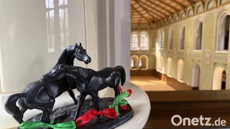 Pferde sind noch immer häufig anzutreffen in der Reitschule von Světce. Nur keine lebenden mehr. Bild: Gabi Schönberger