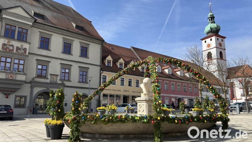 Schön ist er geworden, der neu gestaltete Karpfenbrunnen am Marktplatz. Bild: Janka Hannemann-Mathes