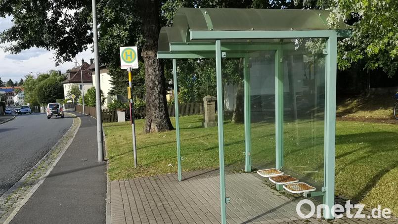 Ein unbekannter Täter hat in Bodenwöhr ein Bushäuschen beschmiert. Symbolbild: lnz