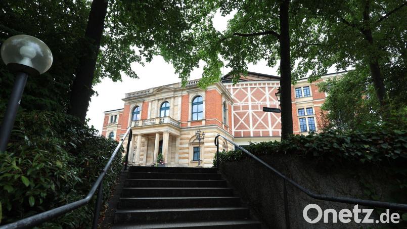 Das weltberühmte Festspielhaus in Bayreuth wird in diesem Jahr nachgebaut für ein Kinder- und Jugendprogramm. (Archivbild) Bild: Karl-Josef Hildenbrand/dpa