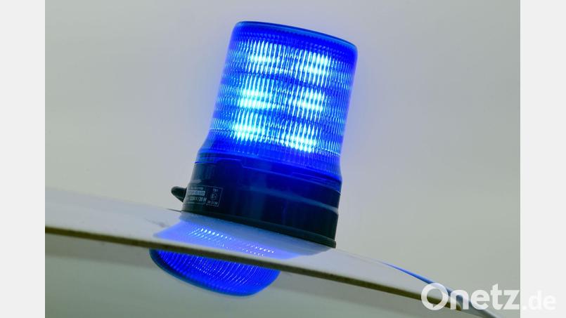 Polizeikräfte sichern bei einer großangelegten Razzia in Süddeutschland Beweismittel im Kampf gegen mutmaßlichen bandenmäßigen Drogenhandel. (Symbolbild) Bild: Patrick Pleul/dpa-Zentralbild/dpa