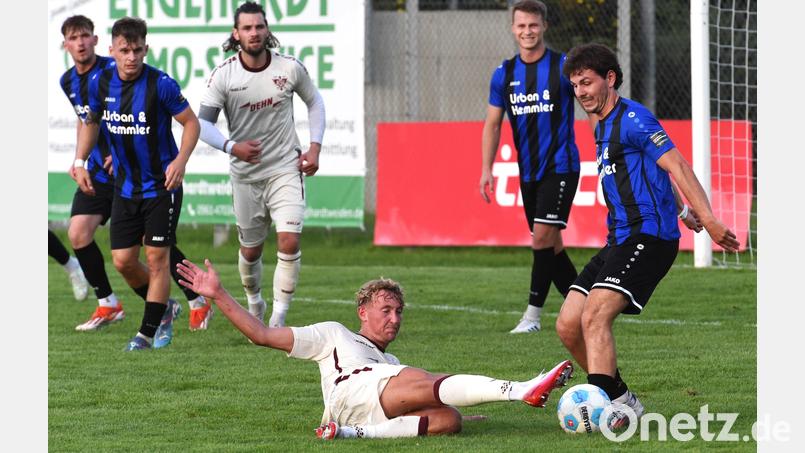 Michael Lummer (rechts) steht der SpVgg SV Weiden nach seinem Auslandsaufenthalt wieder zur Verfügung. Archivbild: Gerhard Büttner