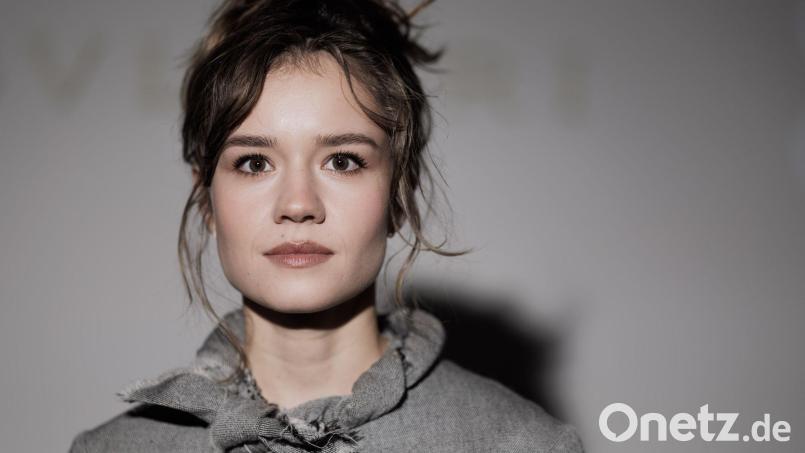 Lea Drinda spielt eine der Hauptrollen in der neuen Disney+-Serie „City of Blood“, die im September startet. (Archivbild) Bild: Christoph Soeder/dpa