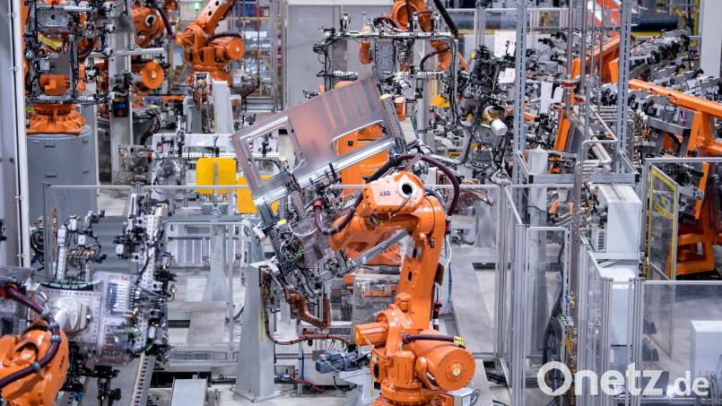 Die Metall- und Elektroindustrie bildet weniger aus. (Symbolbild) Bild: Sven Hoppe/dpa