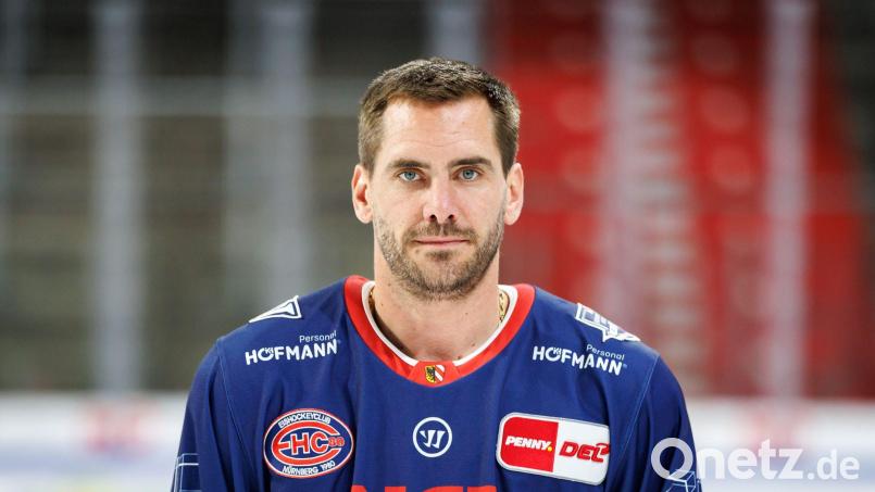 Constantin Braun bleibt ein Nürnberger Ice Tiger. (Archivbild) Bild: Daniel Karmann/dpa