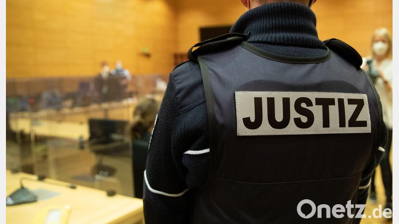 Der zweite Verhandlungstag im Bandendiebstahl-Prozess endete überraschend: Das Verfahren wurde abgebrochen, weil eine Zeugin behauptete bei der Vernehmung von der Polizei erpresst worden zu sein. Symbolbild: Friso Gentsch