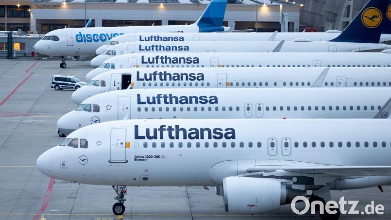 Nach den Piloten haben sich nun auch die Flugbegleiter der Lufthansa bereit für Arbeitskämpfe gemacht. Bild: Lando Hass/dpa