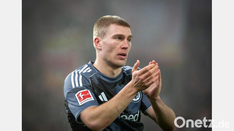 Eintracht-Profi Rasmus Kristensen hatte „nicht nur eine Fußballdepression“. (Archivbild) Bild: Soeren Stache/dpa