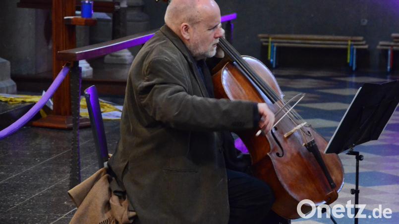 Ludwig Frankmar bei seinem Konzert in der Josefskirche. Bild: Kunz