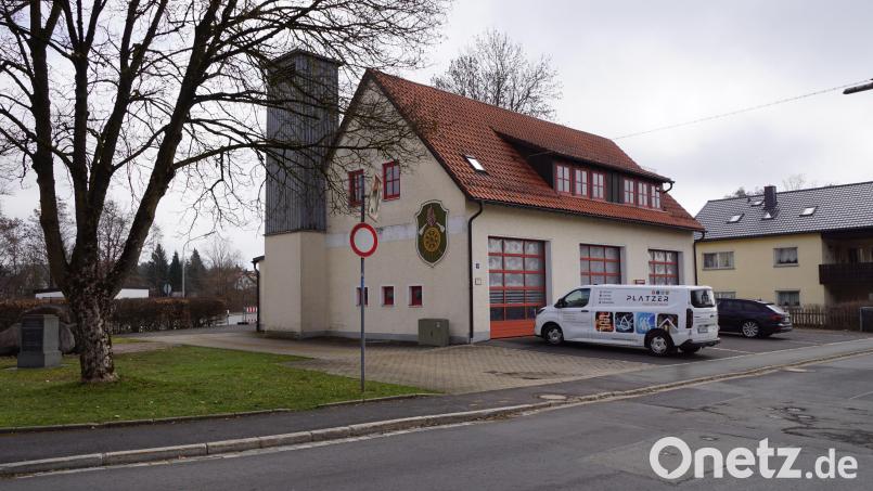 Der Verkauf des ehemaligen Feuerwehrhauses bringt Einnahmen in den Immenreuther Haushalt: Für 245.000 Euro wechselte es von der Gemeinde an einen neuen Besitzer. Bild: Bernhard Kreuzer