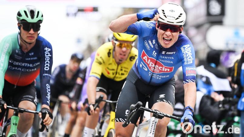 Holt sich in Wevelgem den Sieg: Jasper Philipsen Bild: Elias Rom/Belga/dpa