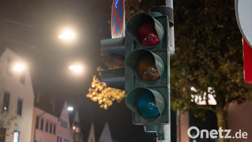 Die Stadt Weiden beginnt am 7. April mit der Modernisierung der Ampel an der Kreuzung Dr.-Kilian-Straße/Mooslohstraße. Symbolbild: Marina Gube