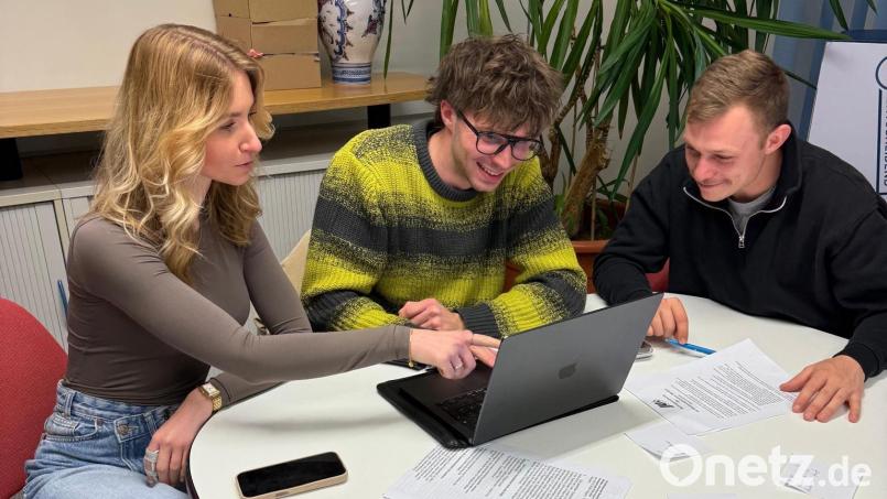 Von links: Saskia Kosmus, Lukas Frey und Philipp Roider bilden nun eine eigene Fraktion. Bild: Junge Union