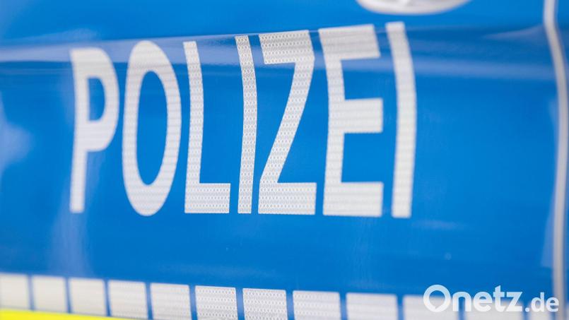 Die hessische Polizei stoppte das Fahrzeug auf einem Parkplatz bei Darmstadt. (Symbolbild) Bild: Boris Roessler/dpa