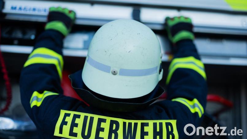 Das Feuer brach am Morgen in einem Wohngebäude in der Färbergasse aus. (Symbolbild) Bild: Rolf Vennenbernd/dpa