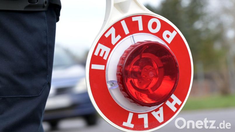 Der Alkoholwert bei der Frau lag nach Polizeiangaben im Bereich der absoluten Fahruntüchtigkeit. (Symbolbild) Bild: Michael Bahlo/dpa