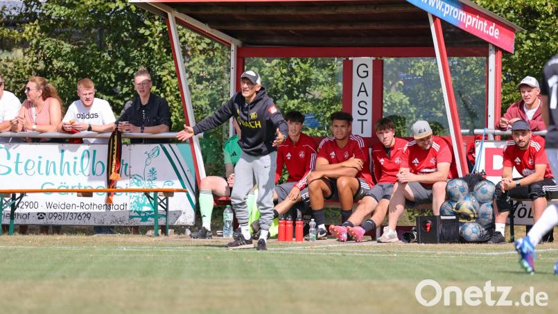 Turan Bafra in Rage: Der Grafenwöhrer Trainer ärgert sich über die vielen Transfers von der SV Grafenwöhr zur SpVgg Trabitz. Bild: Dieter Jäschke