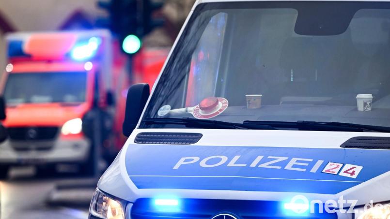 Ein 13-Jähriger war vor einer Schule lebensgefährlich verletzt worden. (Symbolbild) Bild: Jens Kalaene/dpa