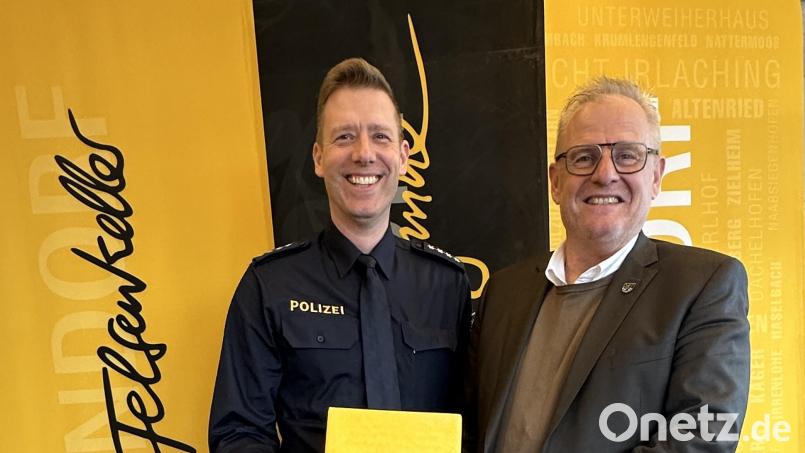 Sehen ihrer zukünftigen Zusammenarbeit positiv entgegen: Polizeihauptkommissar Stefan Amann (links) und Oberbürgermeister Andreas Feller. Bild: Lara Schmaus