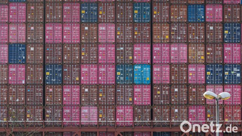 Der Krieg im Nahen Osten wirbelt die Lieferketten durcheinander. (Archivbild) Bild: Markus Scholz/dpa