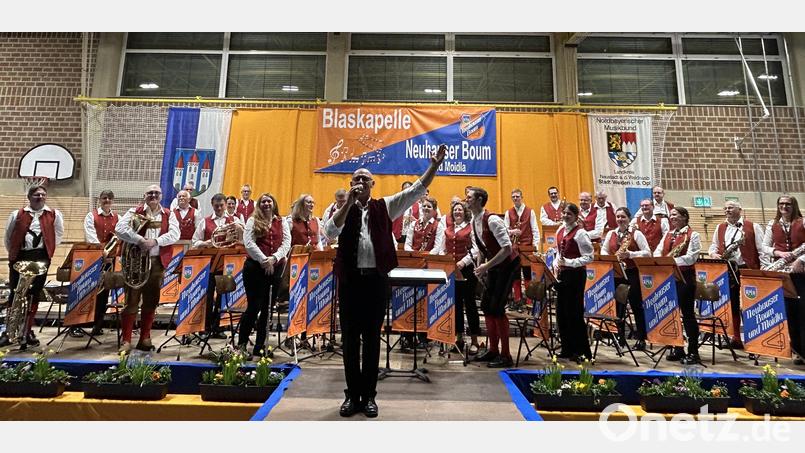 Die Neuhaus Boum begeistern bei ihrem Konzert in der Futura Windischeschenbach. Bild: Margot Salfetter