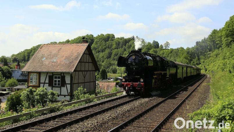 Im Bäderdreieck ist am Karfreitag ein Dampfzug unterwegs Symbolbild: Reinhold Buchner