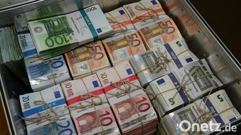 Der Erbendorfer Stadtrat verabschiedete in seiner jüngsten Sitzung den Haushalt für 2026. Symbolbild: Petra Hartl