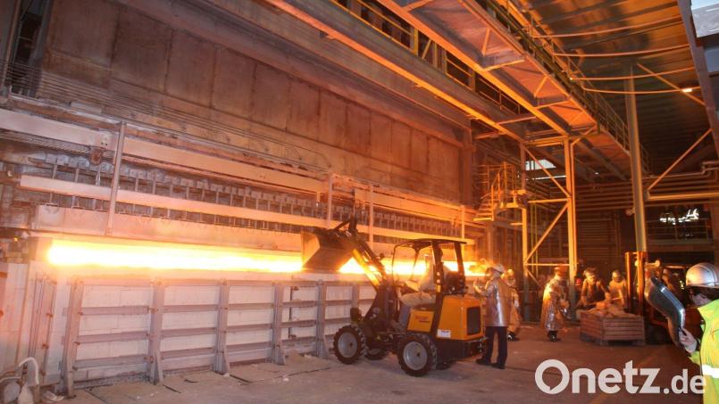 Steht die Zukunft im Feuer? Ein Blick ins Pilkington-Werk. Archivbild: Gerhard Götz