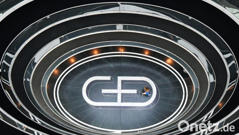 Krisen und Unsicherheit bescheren Giesecke + Devrient Rekordaufträge. (Archiv) Bild: Peter Kneffel/dpa