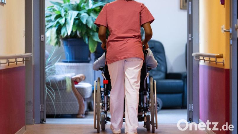 Nicht alle Heime des Betreibers sind betroffen. (Symbolbild) Bild: Marijan Murat/dpa