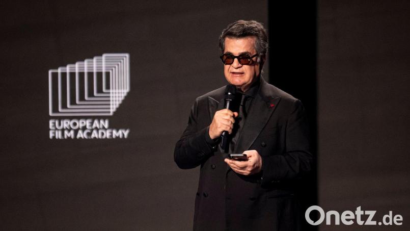 Der iranische Filmemacher Jafar Panahi kehrte trotz einer drohenden Haftstrafe in seine Heimat zurück. (Archivbild) Bild: Fabian Sommer/dpa