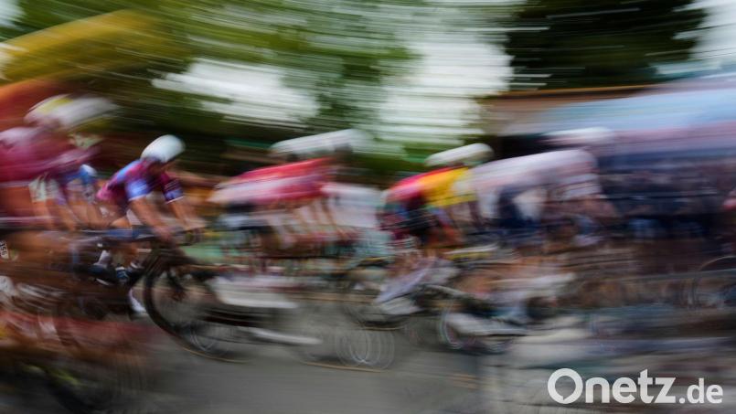 Der spanische Radsport-Nachwuchsfahrer Jaume Guardeno wurde bei einem Trainingsunfall schwer verletzt. (Symbolbild) Bild: Mosa'ab Elshamy/AP/dpa