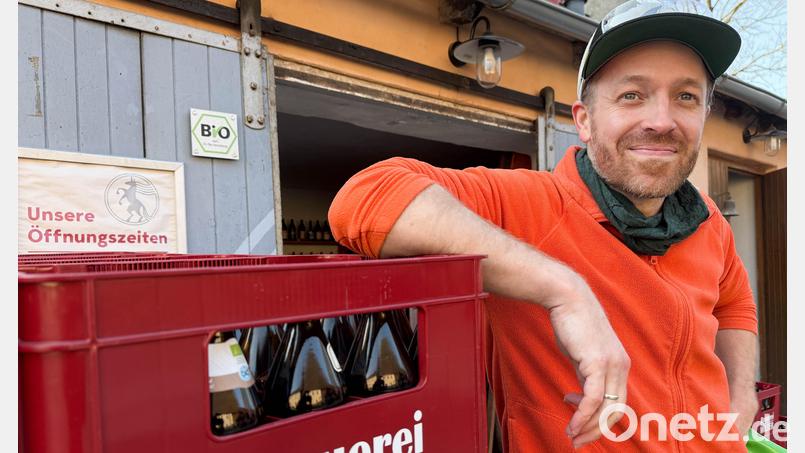 William Kite kommt aus Kanada, studierte Deutsch und Brautechnologie, zieht vier Kinder groß und arbeitet in der Brauerei in Irchenrieth und deren Weidener Wirtshaus. Bild: Gabi Schönberger