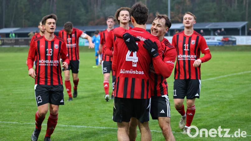 Die Spieler des SC Luhe-Wildenau (Szene aus einem früheren Spiel) durften in Burglengenfeld über ein verdientes v1:1 jubeln. Bild: Dieter Jäschke