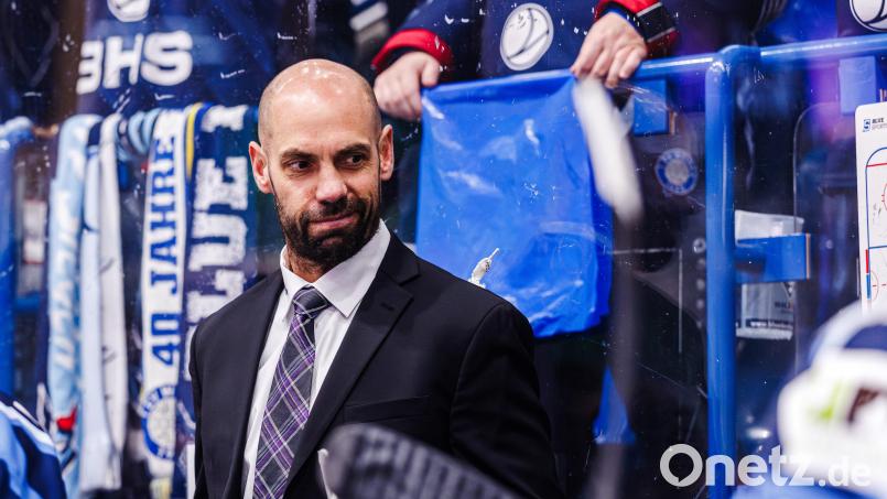 Alan Letang und die Blue Devils Weiden haben den Klassenerhalt in der DEL2 geschafft. Oberpfalz-Medien hat nach dem Sieg gegen Kaufbeuren mit dem Trainer gesprochen. Bild: Werner Moller