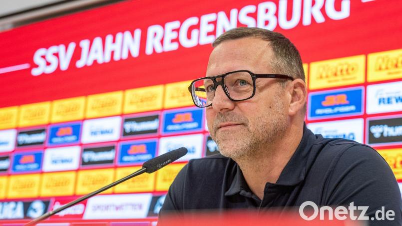 Der Einstand von Sascha Hildmann als Trainer des SSV Jahn Regensburg ging schief. Bild: Armin Weigel/dpa