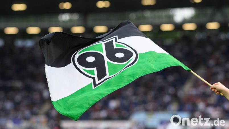 Hannover 96 berichtet über einen Rassismus-Vorfall beim Spiel seines Regionalliga-Teams. (Archivbild) Bild: Swen Pförtner/dpa