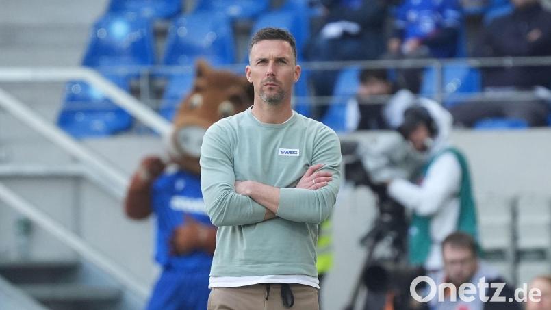 Christian Eichner wird den KSC einem Bericht zufolge vorzeitig verlassen. (Archivbild) Bild: Marc Schüler/dpa